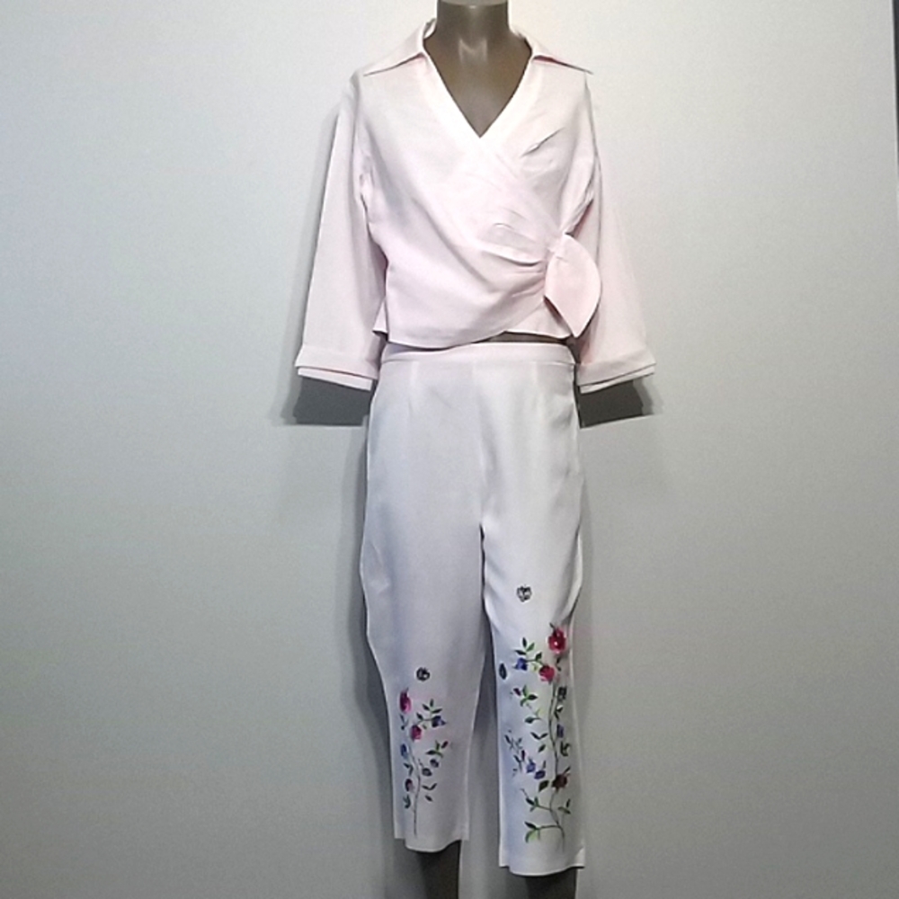 Stylishly embroidered 2pc Pink pants set by Baluchi